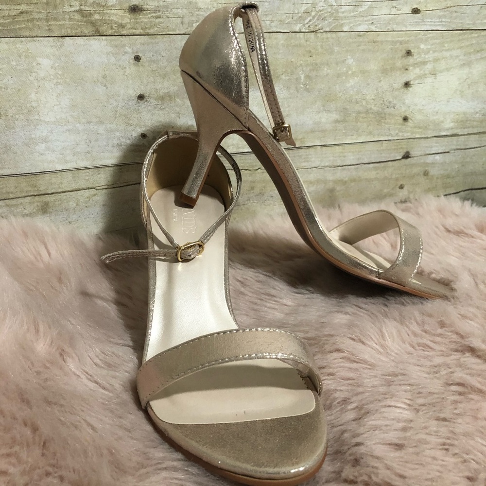 Davids Bridal Heels NWOT - Picture 2 of 7